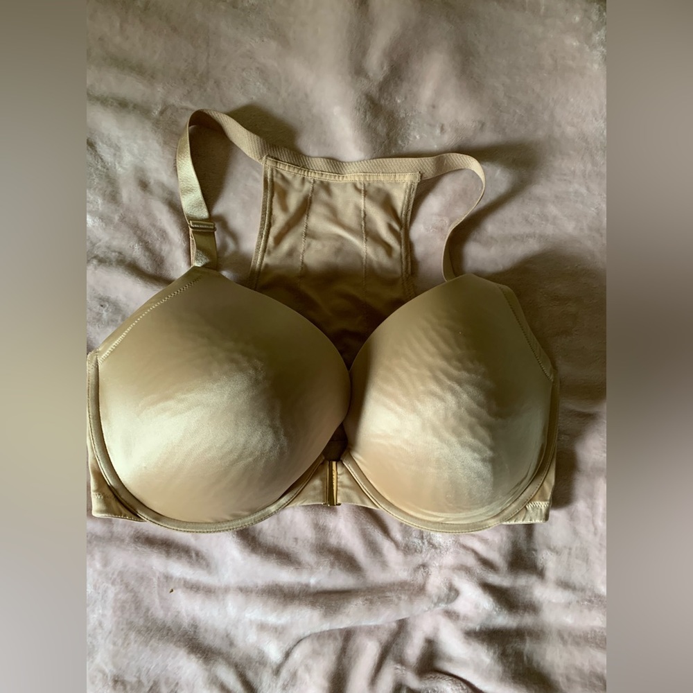 Cacique Women’s Bra Size 40F Color Cream